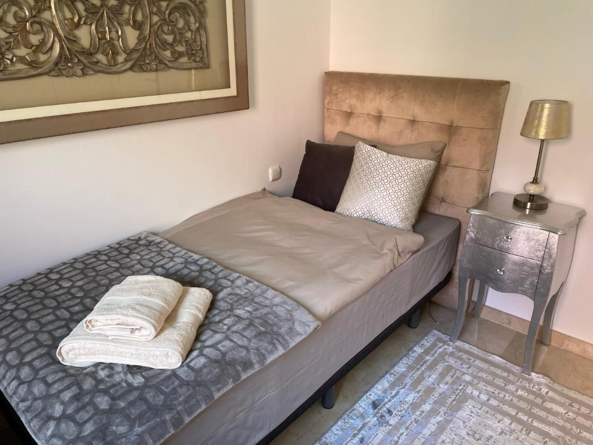 Calahonda Luxury Apartment With A Stunning Sea View Mijas Exterior photo